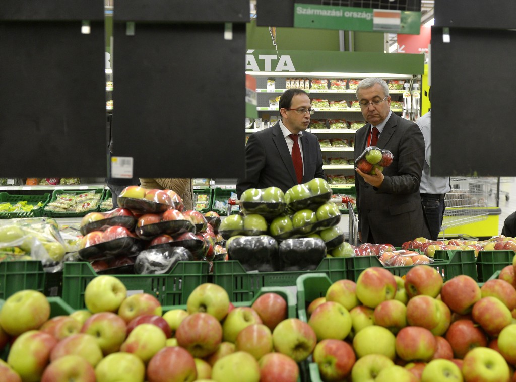 Sajtótájékoztató a magyar alma népszerûsítéséért