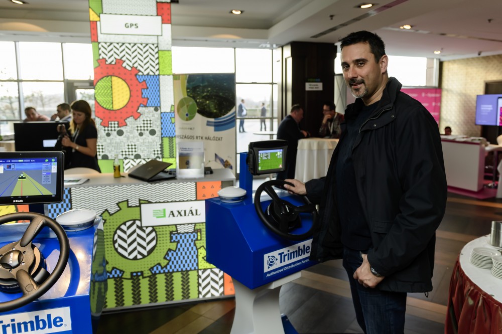 Szécsi Zoltán, a PREGA nagykövete körbejárta a kiállítást is